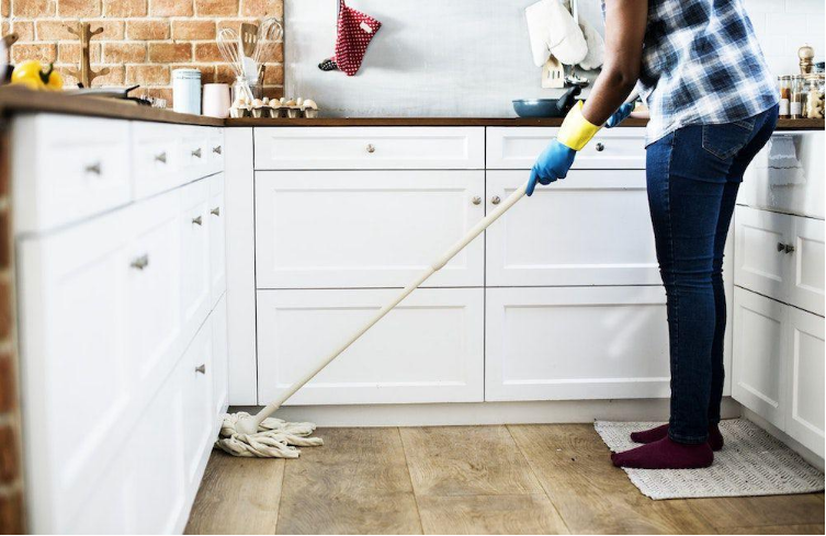  8 Secrets of People Who Always Have a Clean House